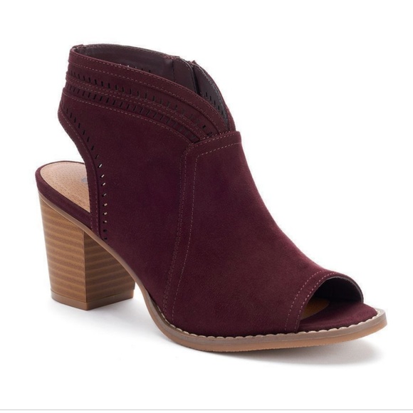 Sonoma Shoes - NWT Sonoma Thelma heel in Bergundy